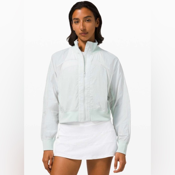 SOLD! Lululemon Athletica Serve It Jacket Lightweight - Picture 1 of 8